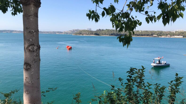 Adana’da göle düşen yangın söndürme uçağının enkazı çıkarıldı