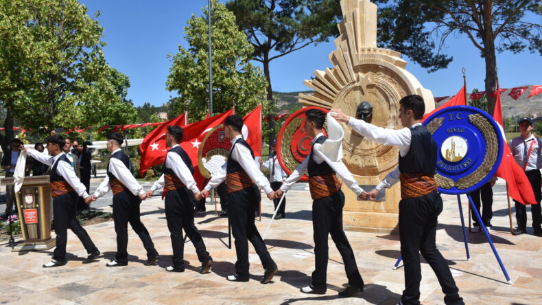 Atatürk’ün Sivas’a gelişinin yıl dönümü törenle kutlandı