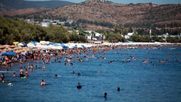 Bodrum’a hava ve deniz yoluyla 5 ayda 299 bin yabancı turist geldi