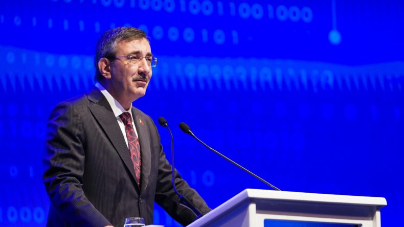 Cevdet Yılmaz: Yapay zeka ile eğitimde fırsat eşitliği güçlenecek