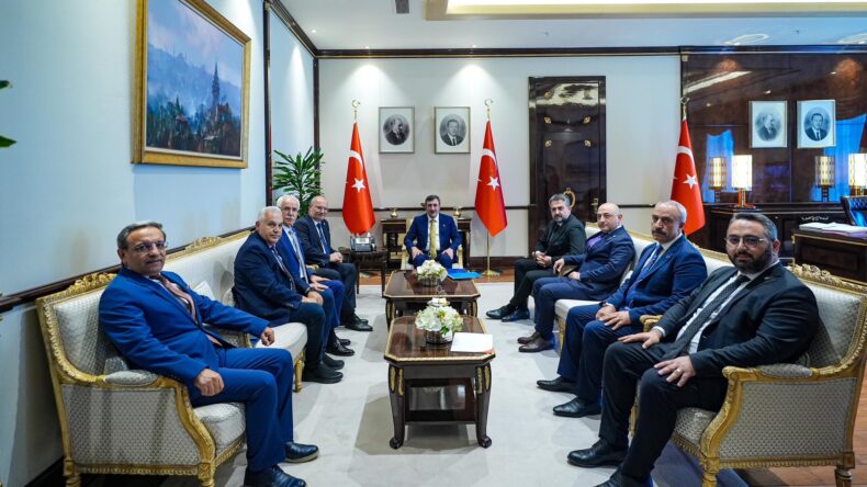 Cumhurbaşkanı Yardımcısı Yılmaz, ATO yönetimiyle görüştü