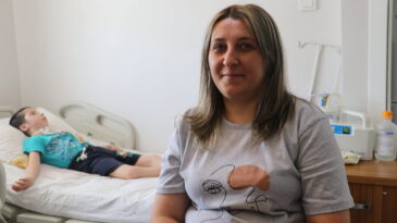 Doktorların yüzde 1 yaşama şansı verdiği Arda, hayata tutundu