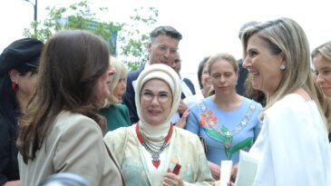 Emine Erdoğan, lider eşleriyle bir araya geldi