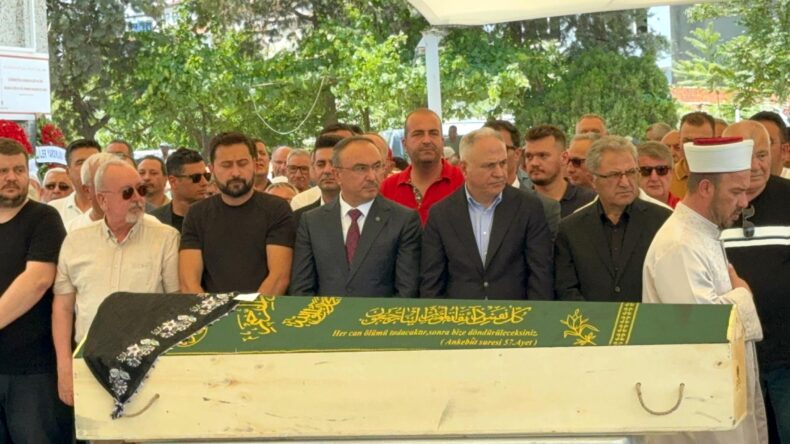 Genelkurmay Başkanı Orgeneral Gürak’ın kayınvalidesi son yolcuğuna uğurladı