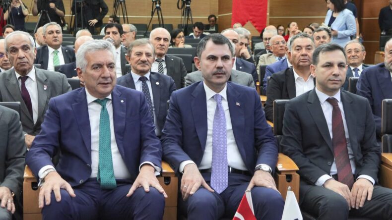 İstanbul – Bakan Kurum: Yenilenebilir enerjinin payını yüzde 59’a yükselttik