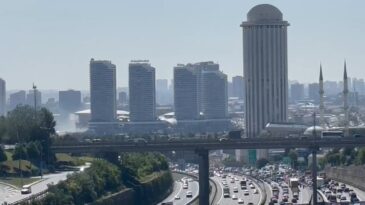 İstanbul – Başakşehir’de AVM’de yangın -1