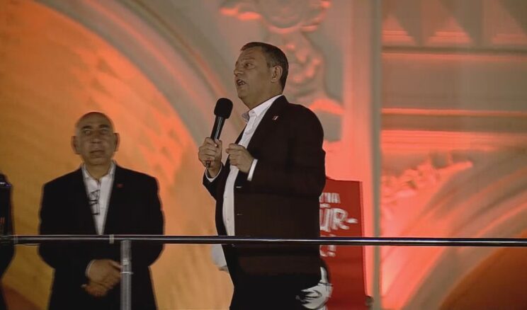 İstanbul – Özgür Özel, Büyükçekmece’de konuştu