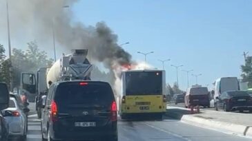 İstanbul – Sultangazi’de İETT otobüsünün motorunda yangın çıktı