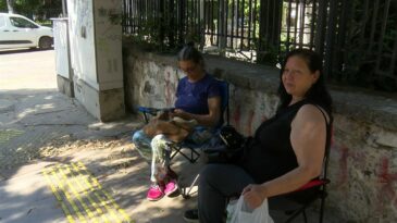 İzmir’de YKS heyecanı; veliler de bahçede ter döküyor