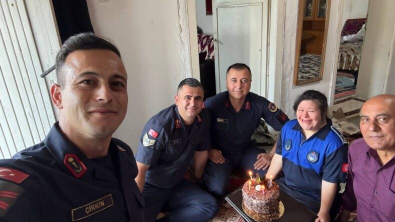 Jandarma, Down Sendromlu Sıla’nın doğum gününü kutladı