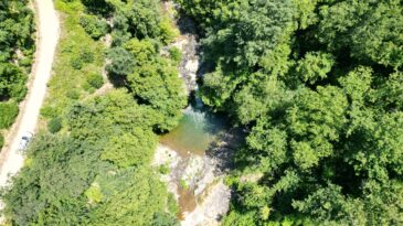 Küre Dağları Milli Parkı’nın eteğindeki Gölderesi Şelalesi dron ile görüntülendi