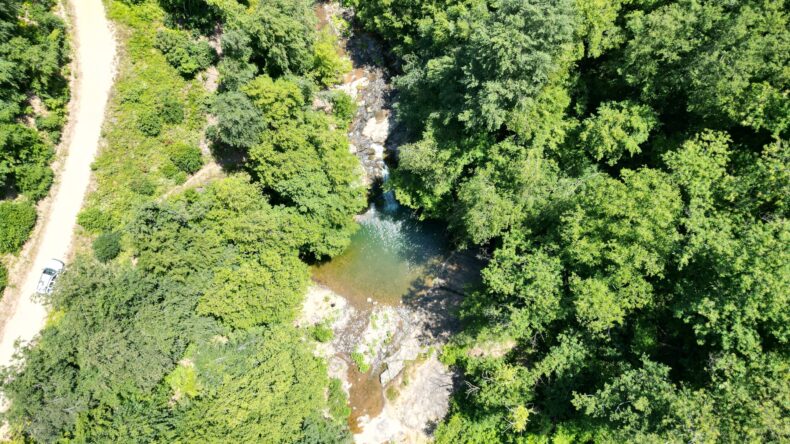 Küre Dağları Milli Parkı’nın eteğindeki Gölderesi Şelalesi dron ile görüntülendi