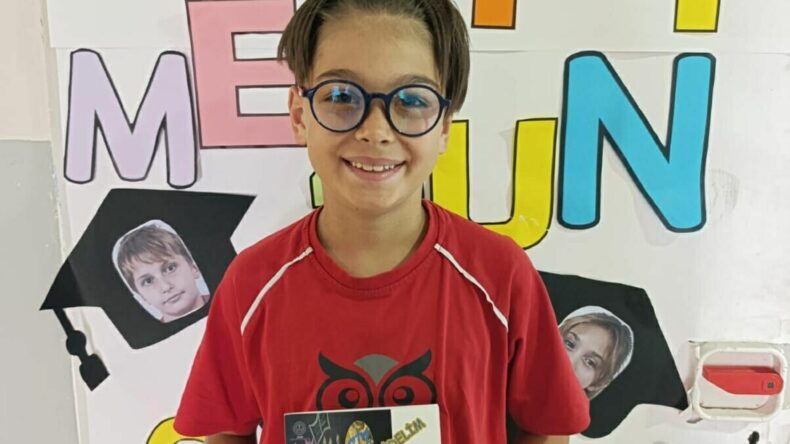 Minikler, kendi şiir kitabını çıkardı