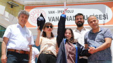 Okulundaki kampanyayla ameliyat olup, sağlığına kavuşan Elif Eylül’ün mezuniyet sevinci